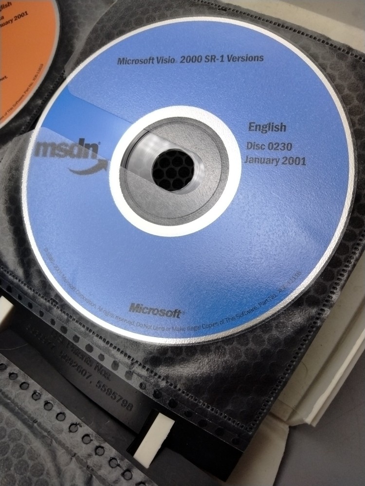 MSDN Software CD's Microsoft Windows 2000 server, Visual Studio Office Jan 2001