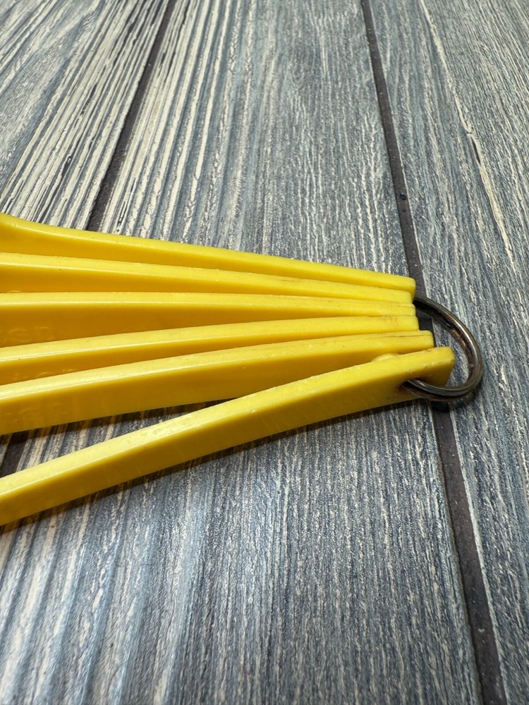 Tupperware Yellow Plastic Measuring Spoon Set With Ring x