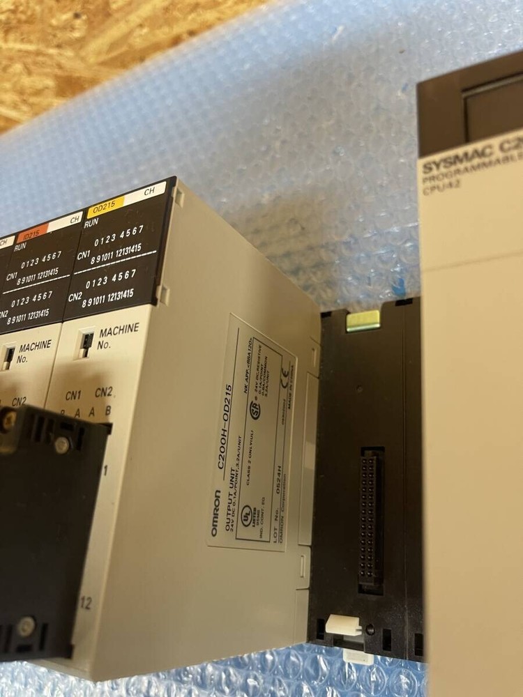 OMRON PA204 SYSMAC C200HE Programmable Controller Sequencer Used Excellent+++