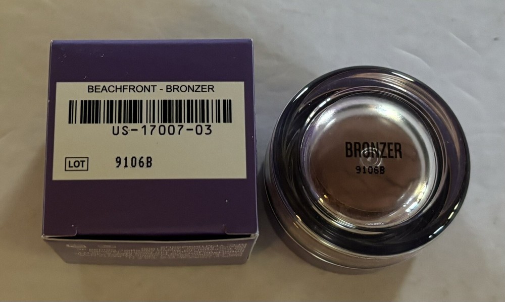 Younique .08 oz. Chilling Luminizer Bronzer Powder Unopened