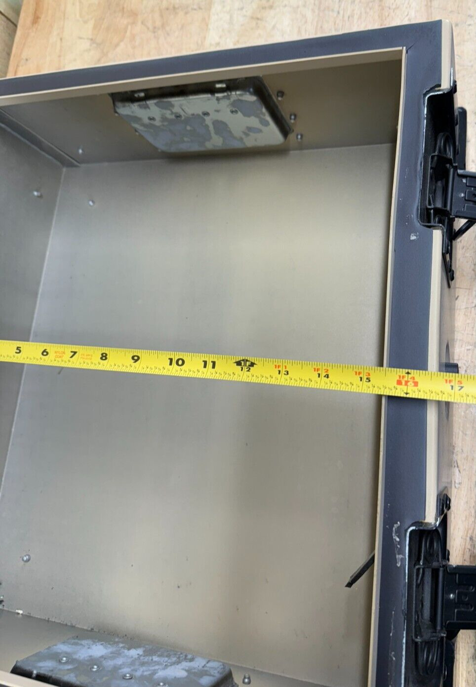 PSI Case 19x18x11" Metal Tan Military Waterproof Storage Container Hardigg