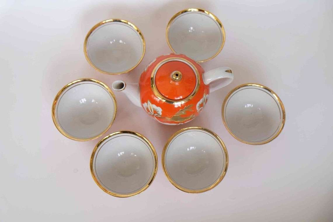 Vintage Soviet Porcelain Tea Set – Red & Gold Teapot with 6 Bowls USSR 1980