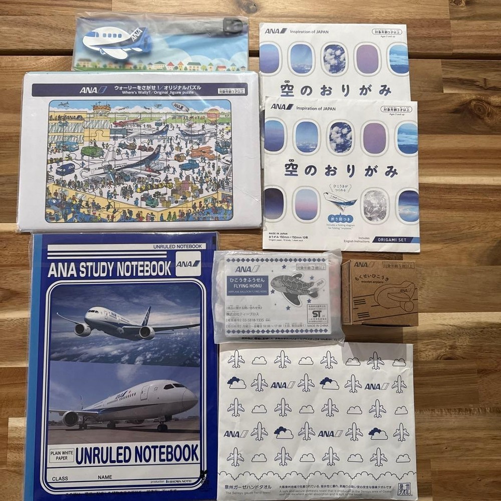 ANA boarding commemorative goods set