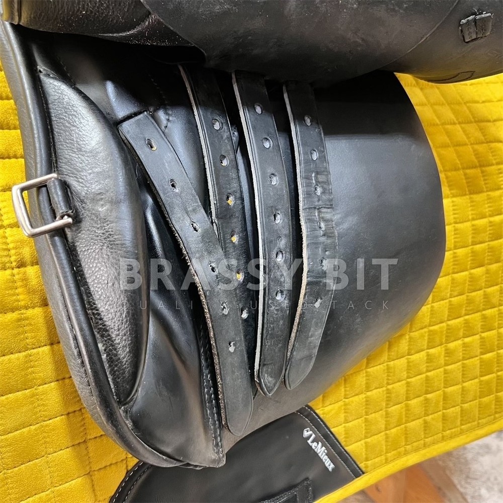18.5" Stubben Scout VSD English Saddle