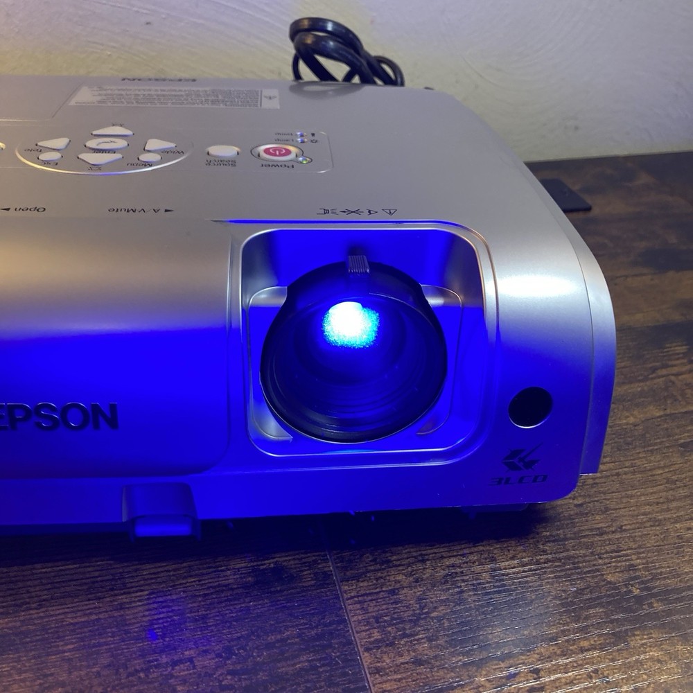 EPSON EMP-S4 Projector 3LCD w/ AV Cable, Bag, Setup Documents & CD (No Remote)
