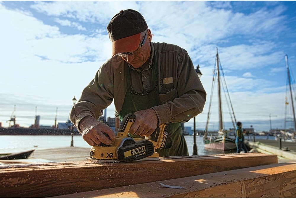 DEWALT DCP580B 20V MAX Brushless Planer 30000 CPM 2mm Cut Depth Bare Tool