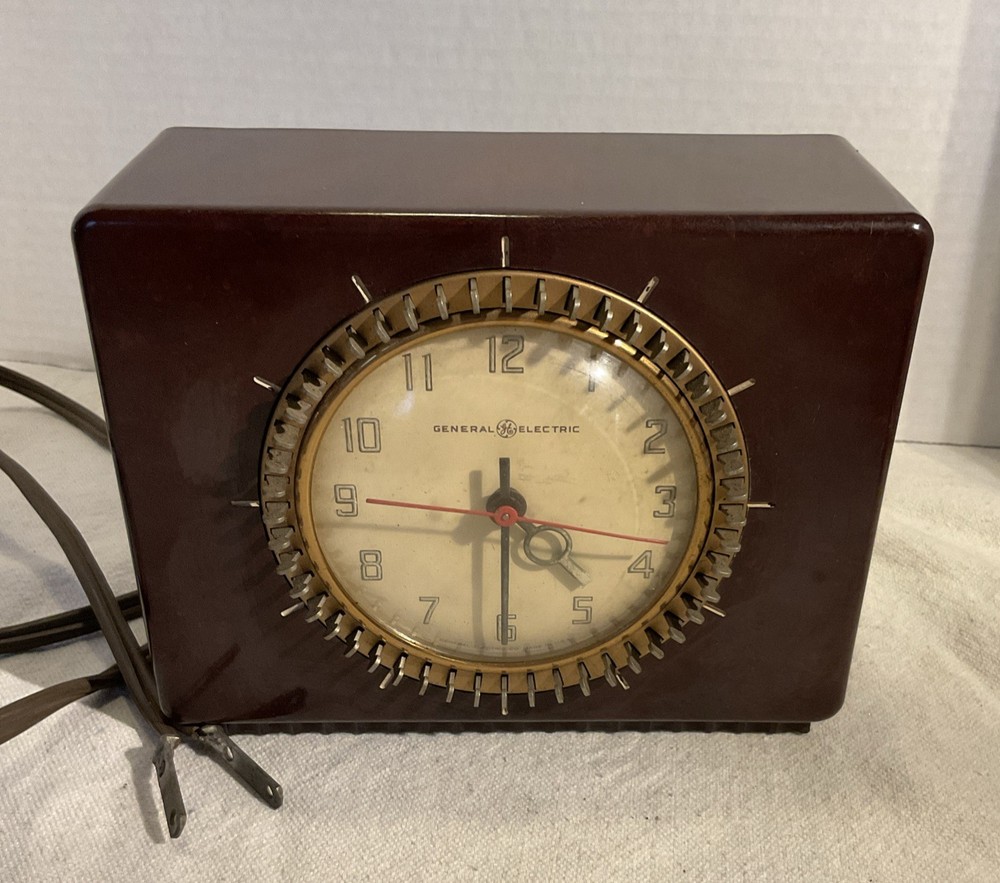 Vintage General Electric Model 8H58 Brown Bakelite Timer & Clock  READ