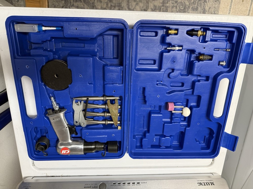 Campbell Hausfeld Air Hammer Pneumatic Chisel Tool Kit w Case Attachments