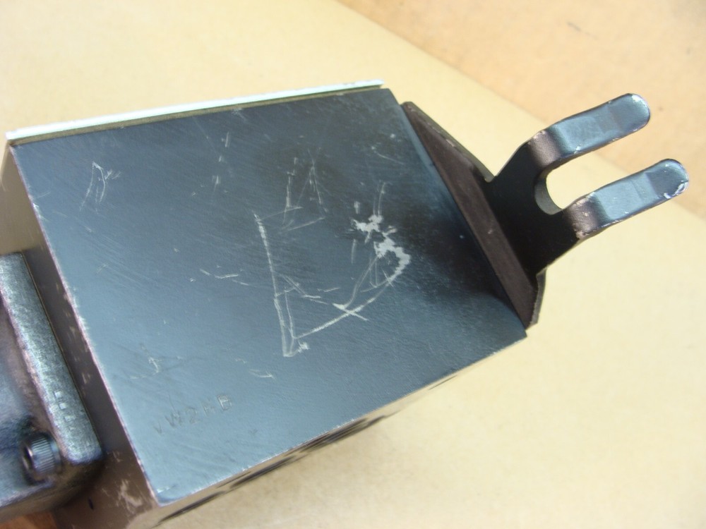 PARKER hydraulic directional control valve D3MR4B B