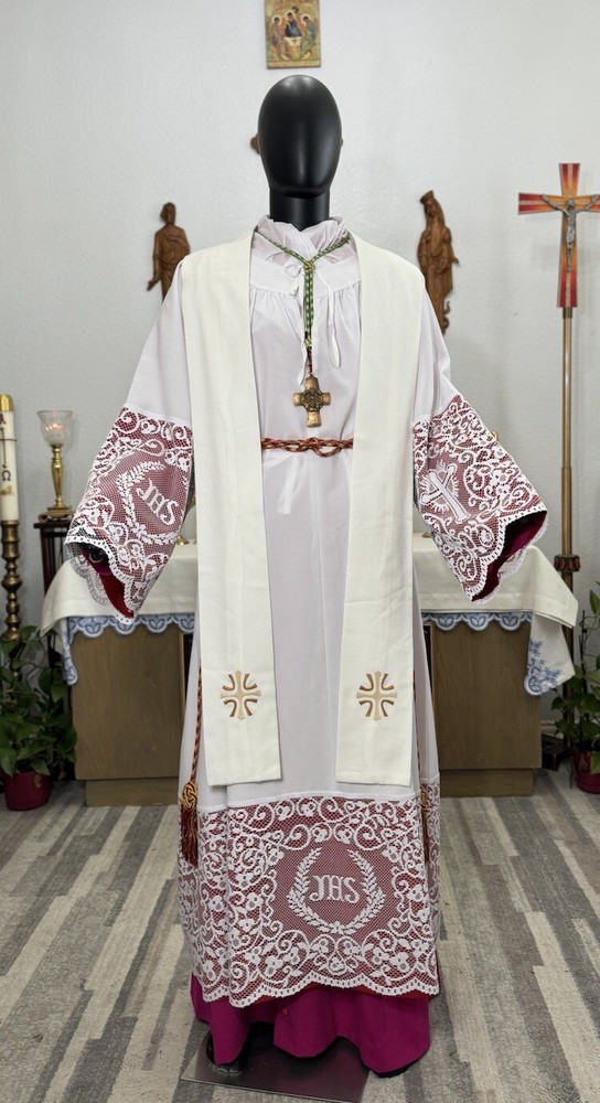 WHITE COLLARED VESTMENT CHASUBLE & STOLE
