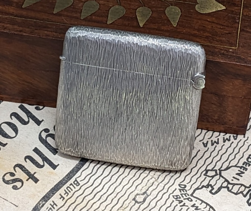 Antique 800 Silver Brushed Tree Effect SM Match Striker Vesta Case