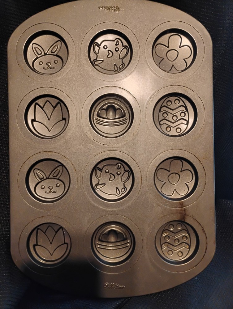 Wilton 12 Slot Spring Cookie Sheet Nonstick (Used)