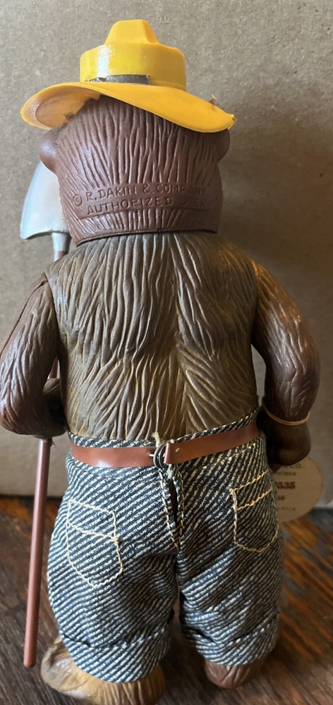 smokey the bear statue