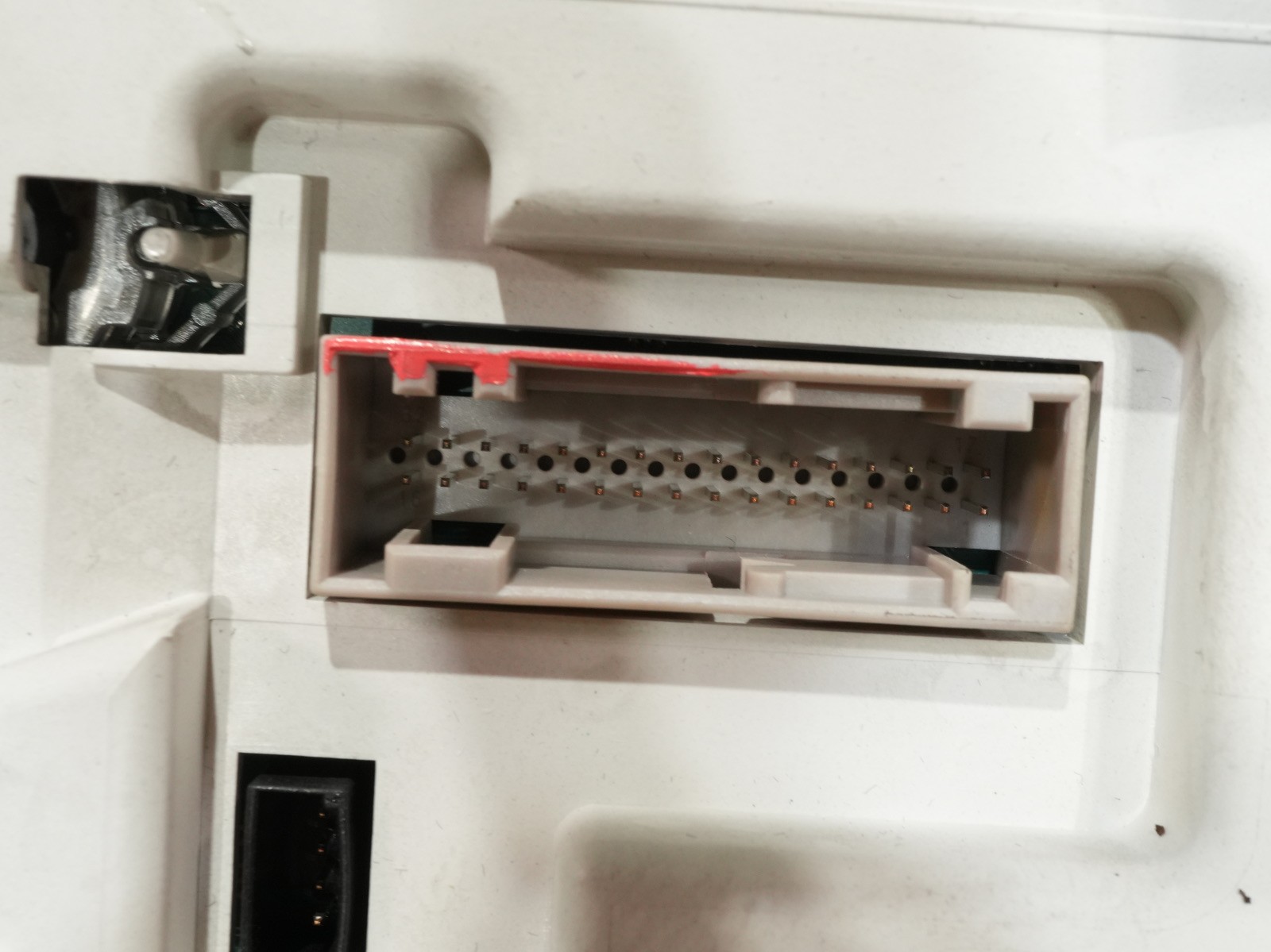 00-06 Audi TT OEM 8N1920980 gauge instrument cluster panel speedometer