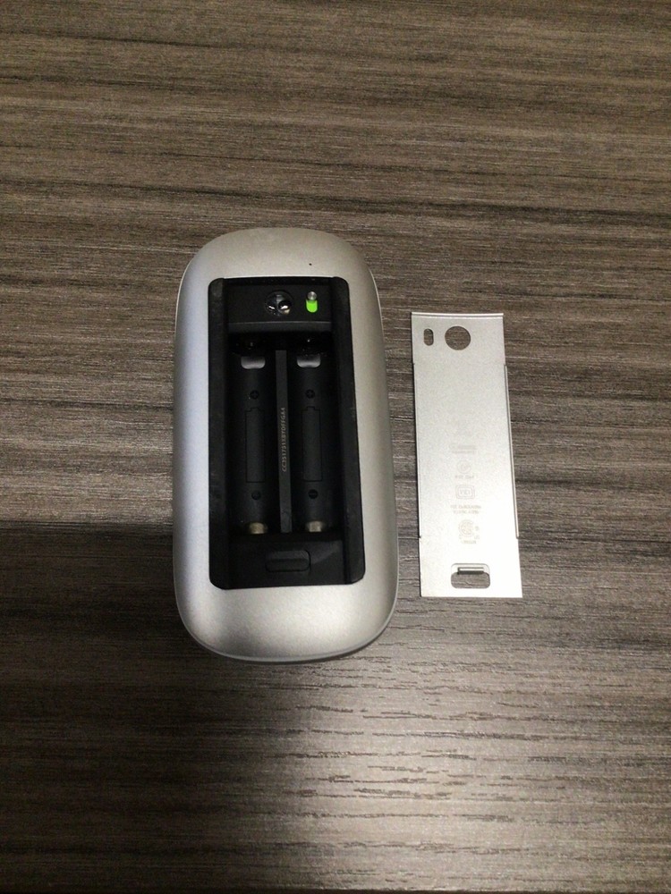 Apple A1296 Wireless Tactile/Multi-Touch Mouse - MB829LL/A