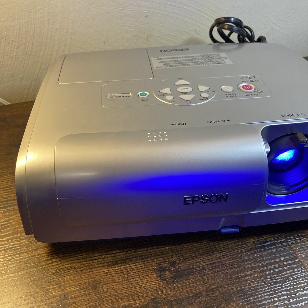 EPSON EMP-S4 Projector 3LCD w/ AV Cable, Bag, Setup Documents & CD (No Remote)