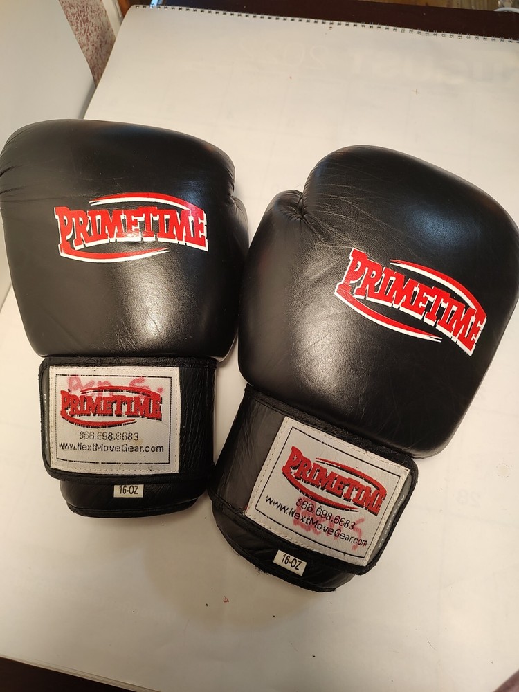 Primetime Boxing Gloves. 16 oz. PT 600 16 BV. Hook and Loop.