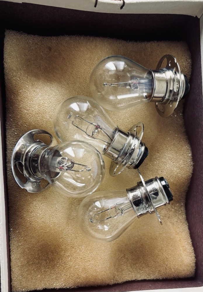 Prefocus Base Miniature Double Contact Light Bulb 4/PK