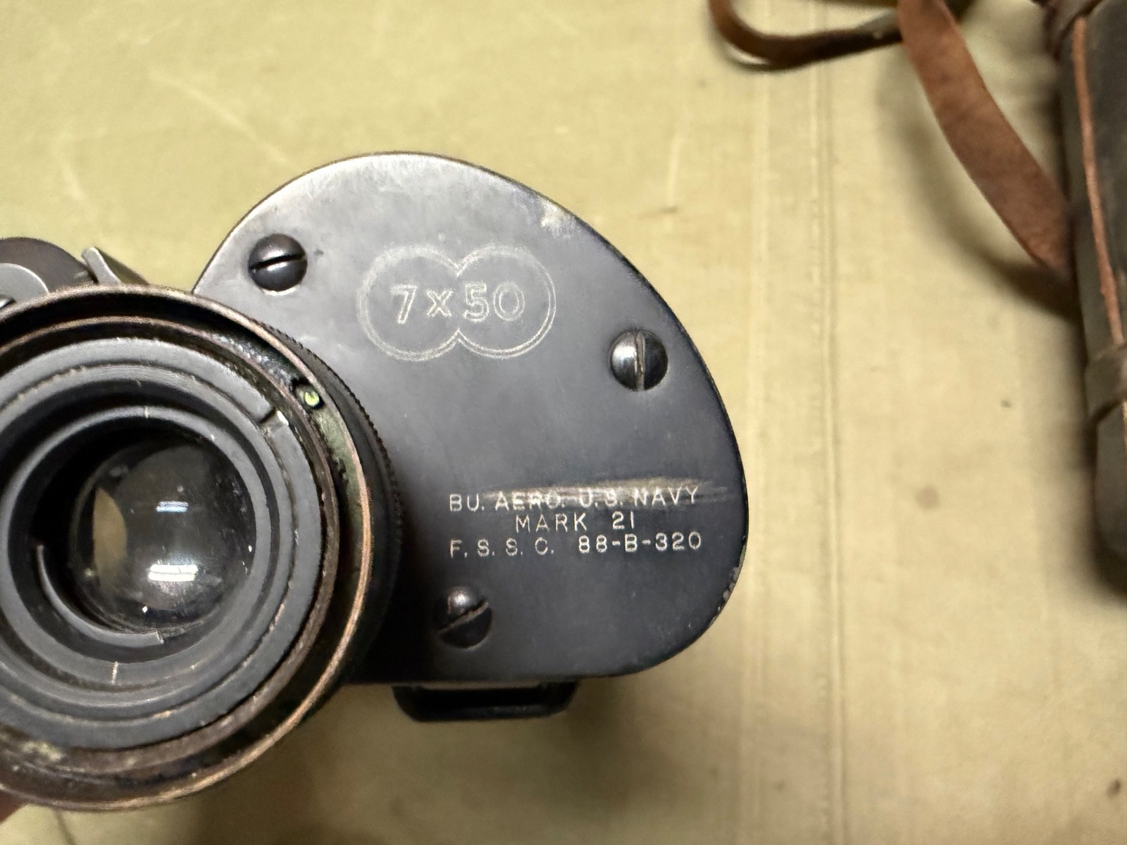 ORIGINAL WWII US NAVY USN MARK 21 7X50 BINOCULARS & CARRY STRAP