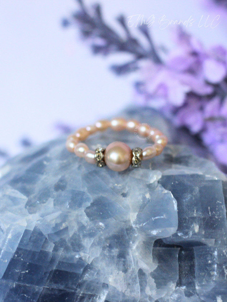 Peach Pearl Stretch Ring