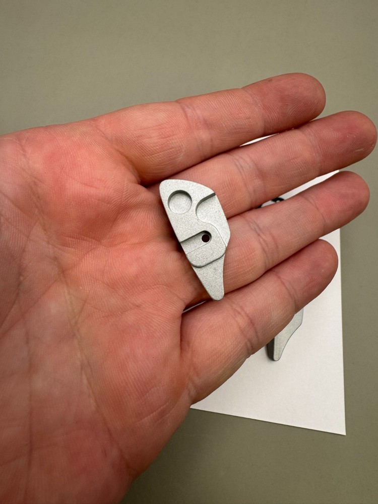 Dye DM7 Eye Covers-Satin Silver