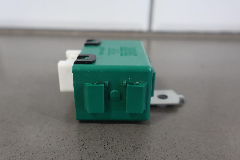 2005 Lexus GX470 Trailer Brake Control Module W/Rear Plug & Harness