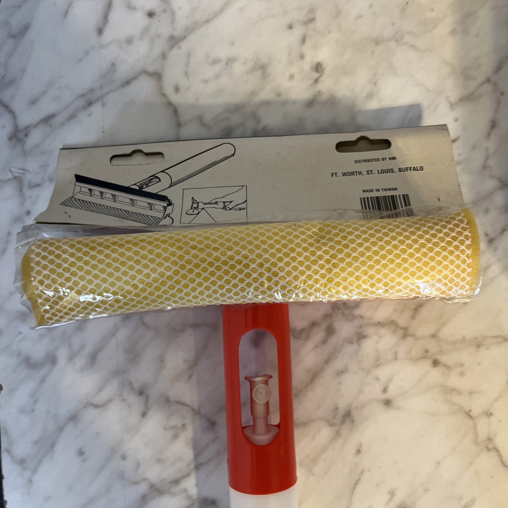 Stonebridge Squeegee with Sprayer 8in Rubber Blade
