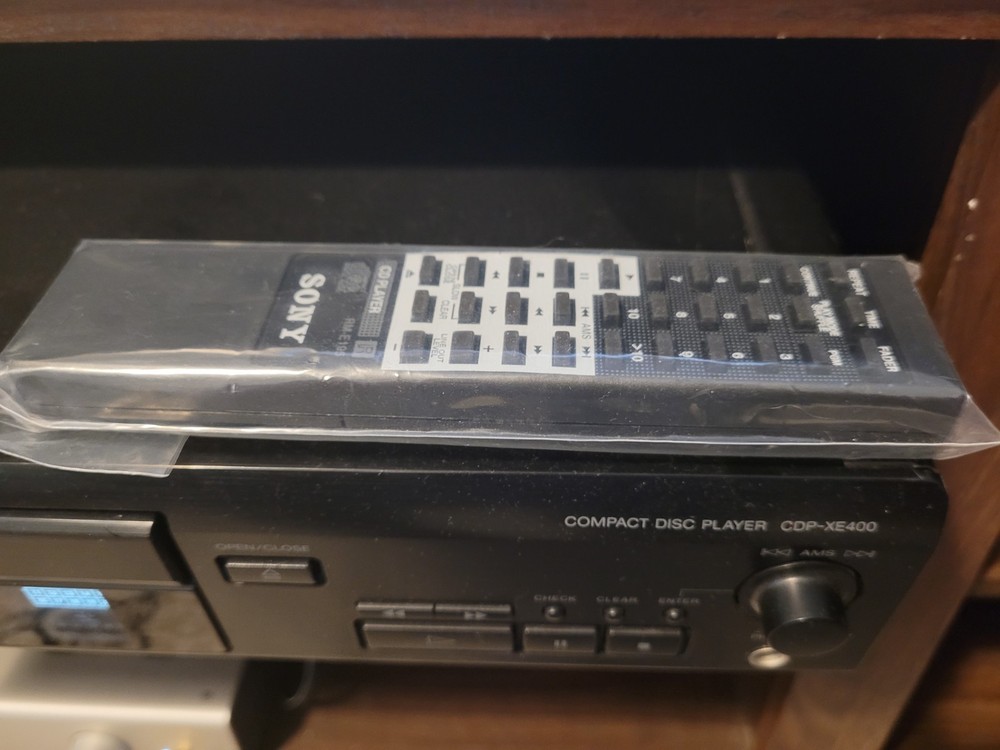Sony CDP-XE400 Linear Converter Compact Disc CD Player + Remote