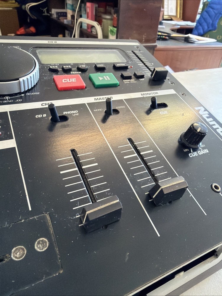 Discontinued Numark CD Mix 1 Professional CD Mixing Console Untested