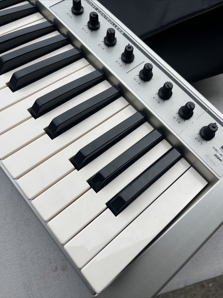 M-AUDIO EVOLUTION MK-449C MIDI Controller -- No Charger— Not Fully Tested