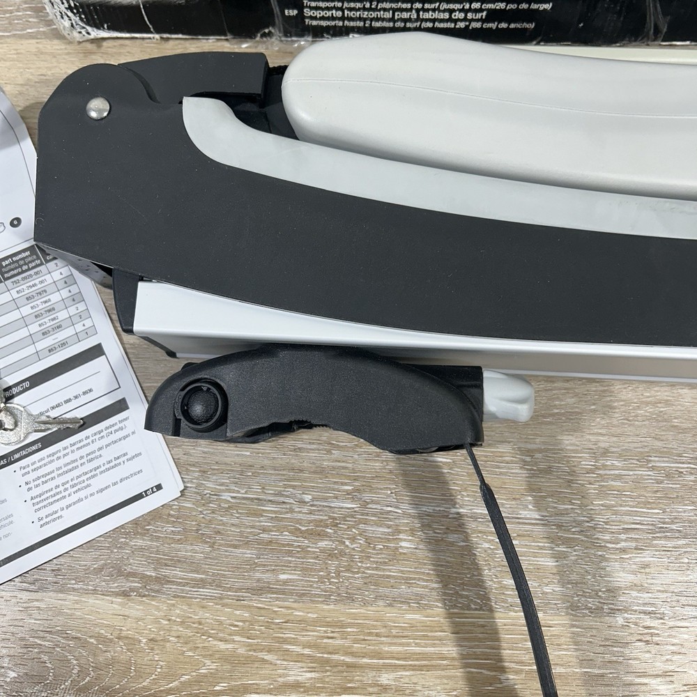 Thule 809 Double Decker Surf Board Rooftop Carrier With 4 Locks/Keys