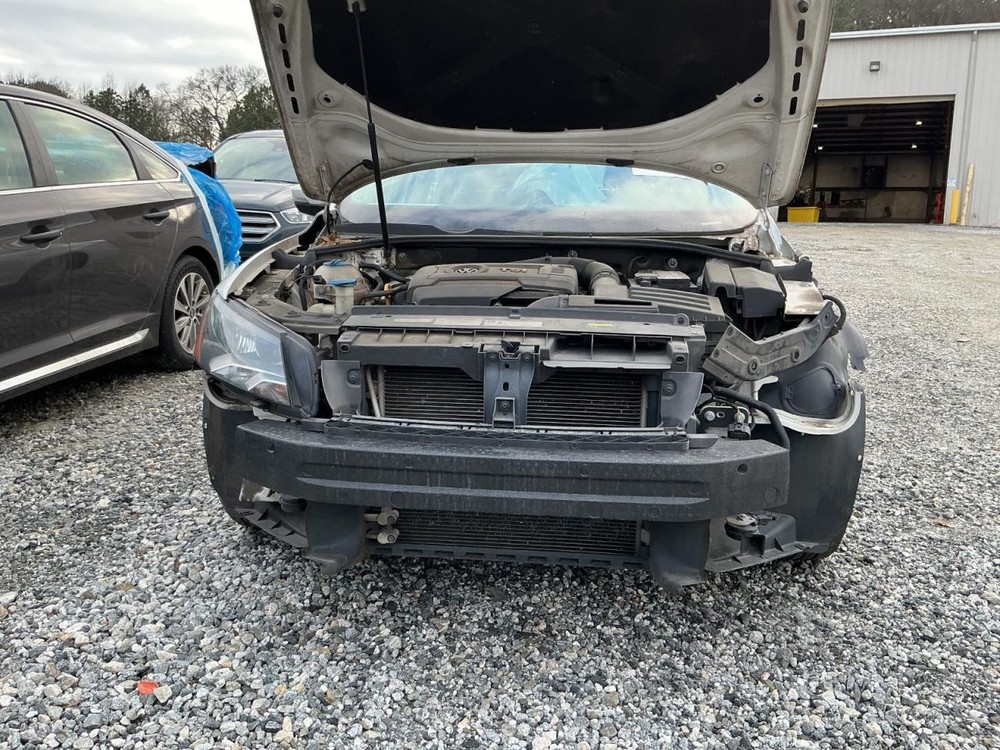 PASSAT 2015 Glove Box 4936879