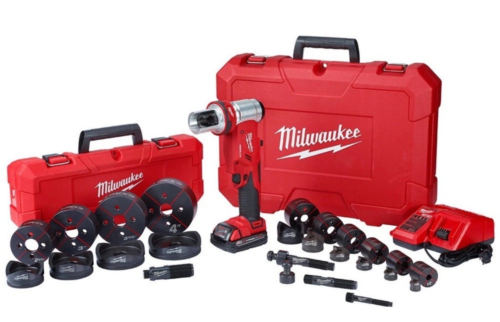 Milwaukee 2677-23 M18 FORCELOGIC 6T Knockout Tool 1/2" - 4" Kit