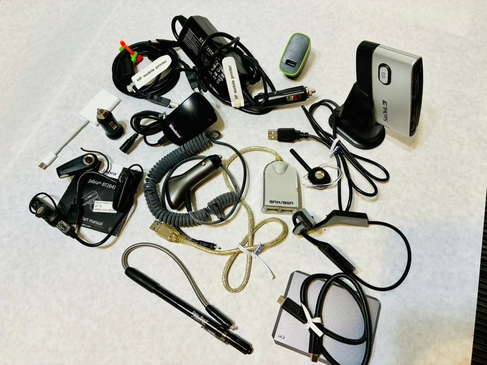 Vntge Electronics Bundle-StreamLight, LACie Ex. Drive, SanDisk Image, USB Hubs +