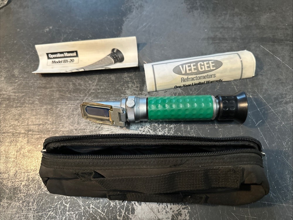 Vee Gee Refractometer Model: BX-20 Serial # 015396 In Pouch