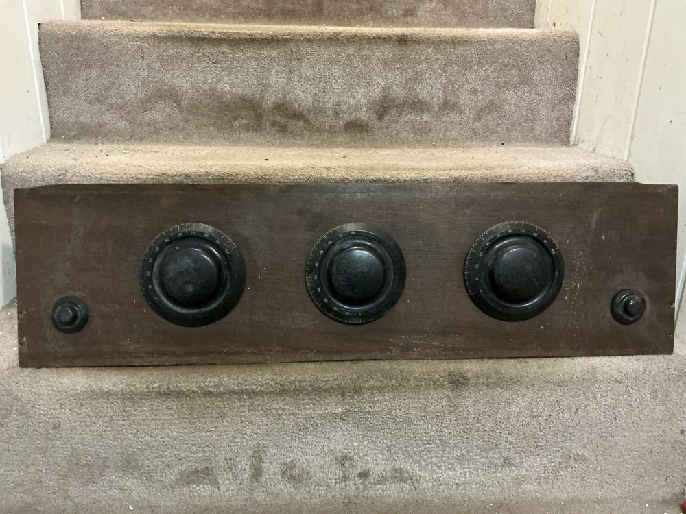 From 1920's GAROD Radio Multiple air-core inductor , variable capacitor, dials