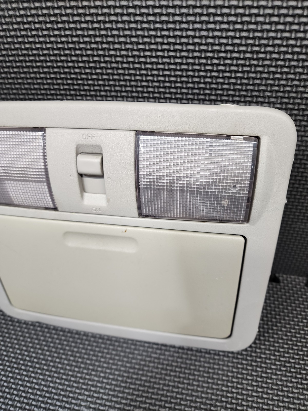 2005-2012 Nissan Pathfinder Xterra Front Upper Dome Light Lamp Assembly OEM