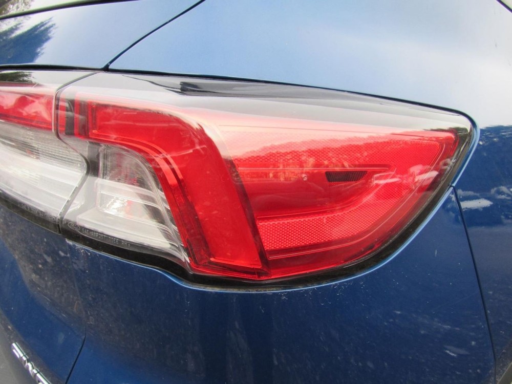 ESCAPE 2022 Glove Box 1017118