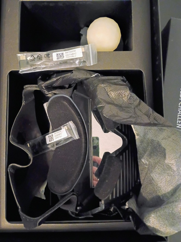 Lenovo Star Wars: Jedi Challenges VR Headset, Lightsaber Controller, Tracking B…