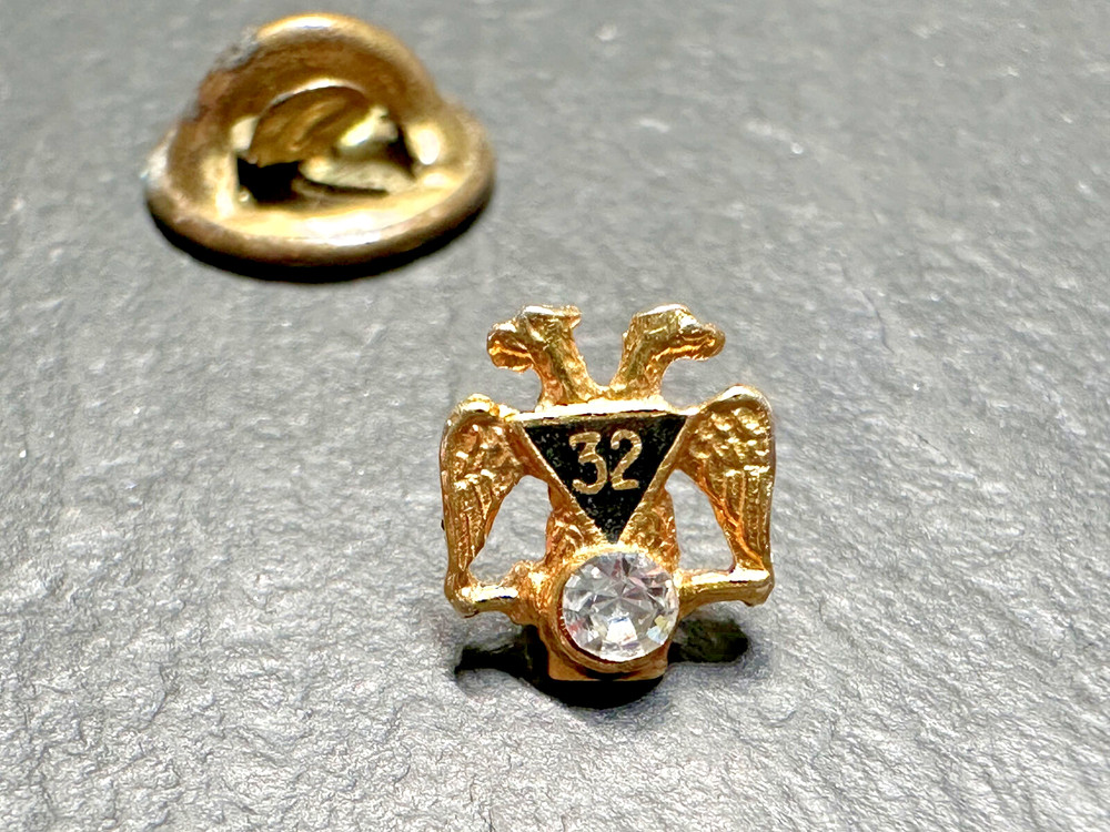 TINY SCOTTISH RITE 32 DOUBLE HEADED EAGLE GEM PIN TACK G174