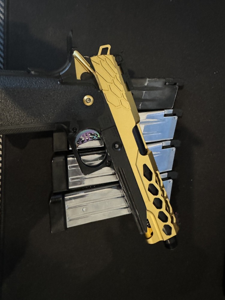 airsoft gun