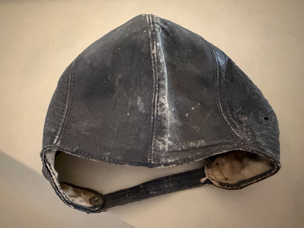 WW2 Aviator Hat / Helmet???