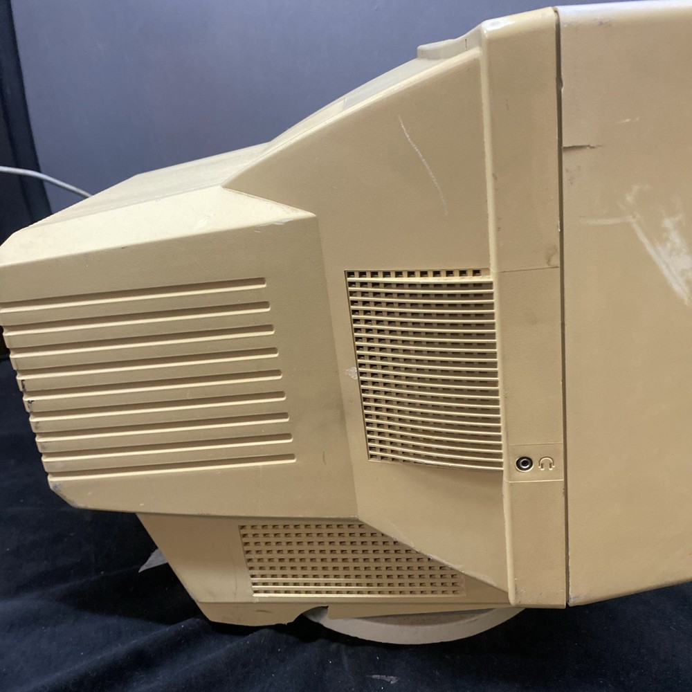 Apple Multiple Scan 15 M2943 15" Display CRT Powers On Damaged Shell Untested.