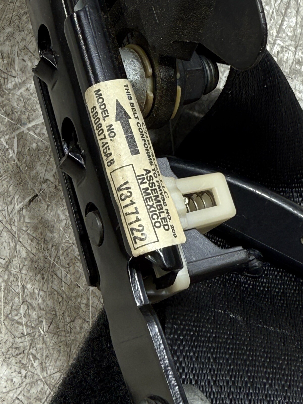 2011 - 2019 Dodge Charger Chrysler 300 Front Seat Belt Pair With Buckle OEM