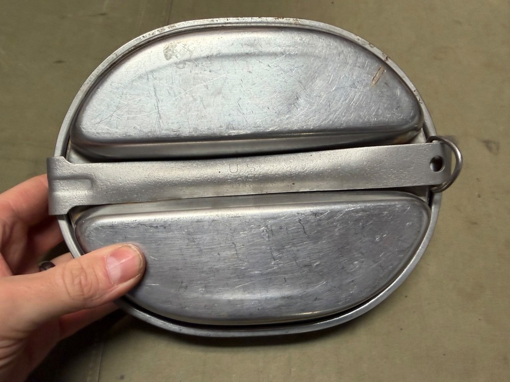 ORIGINAL WWII US ARMY & MARINE INFANTRY M1942 MESS KIT-DATED 1944, EACO