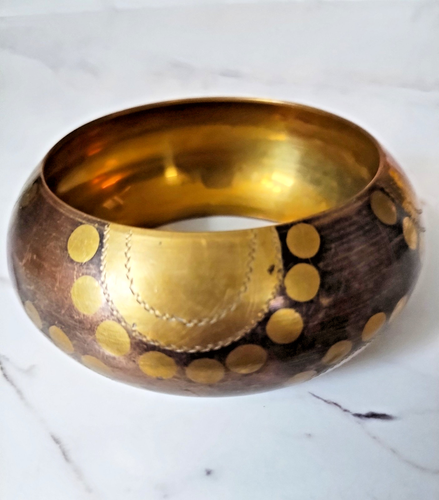 ‘80s very wide burnished gold tone engraved metal cuff bracelet sunflowers