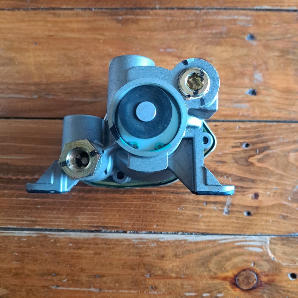 Bendix Pneumatic Brake Valve p/n 286364N