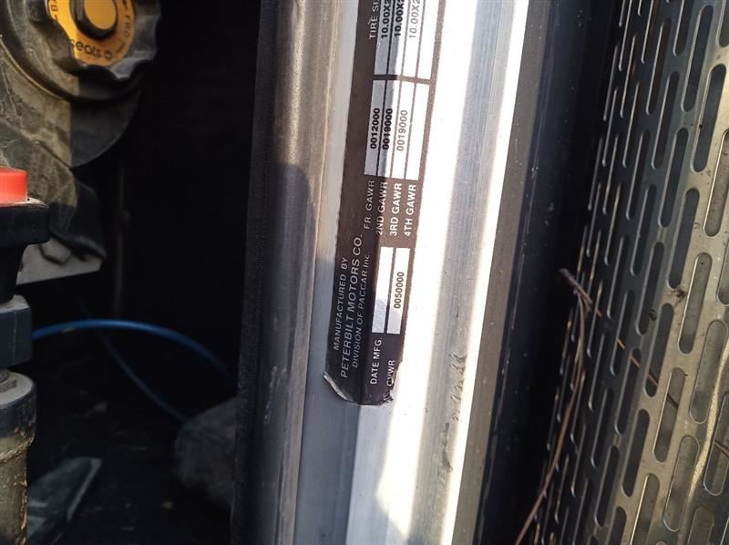 1990 Peterbilt 377 Driver Side Sun Visor, Dirty (10430429
