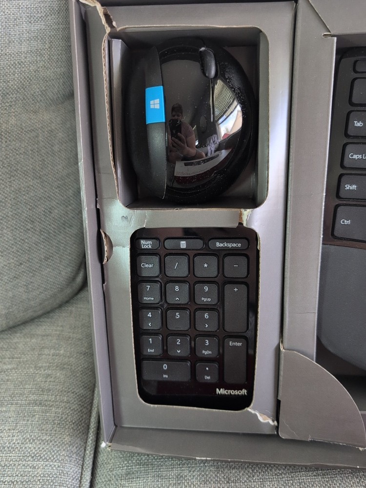 No Dongle- Microsoft Sculpt Ergonomic Desktop Keyboard Mouse Number Pad Bundle