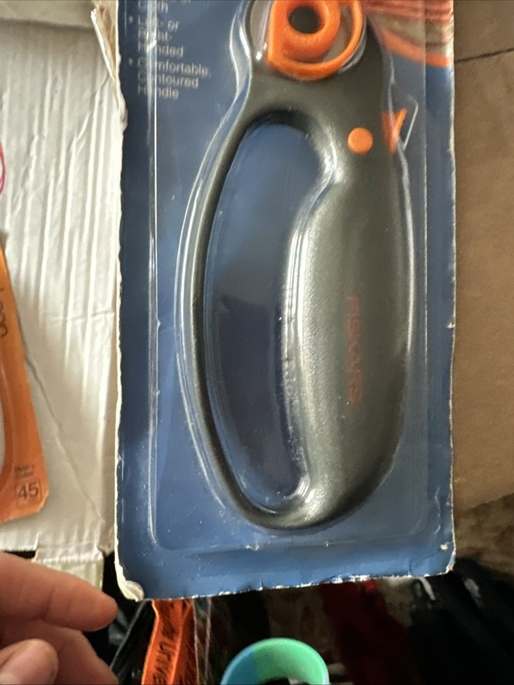 Fiskars 45mm Rotary Cutter & Handle EUC 2003